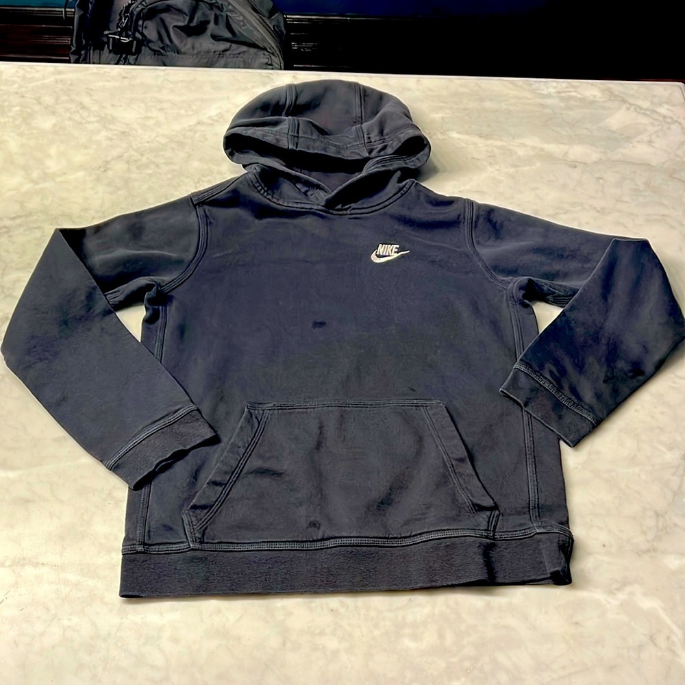 Nike club fleece pullover hoodie sweatshirt. Boys XL. Black. Flaws.